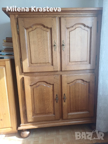 Шкаф от дъб