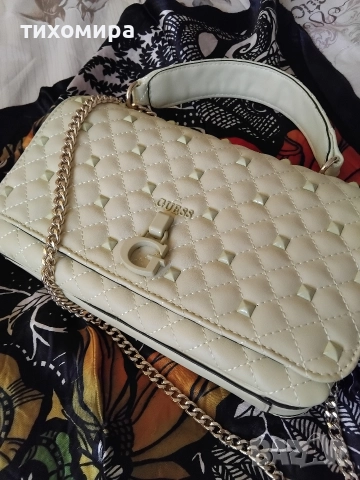 Чанта Guess с къса и дълга дръжка