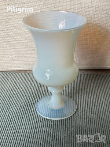 Ваза от опалово стъкло,  Portieux Vallerysthal, Francia.