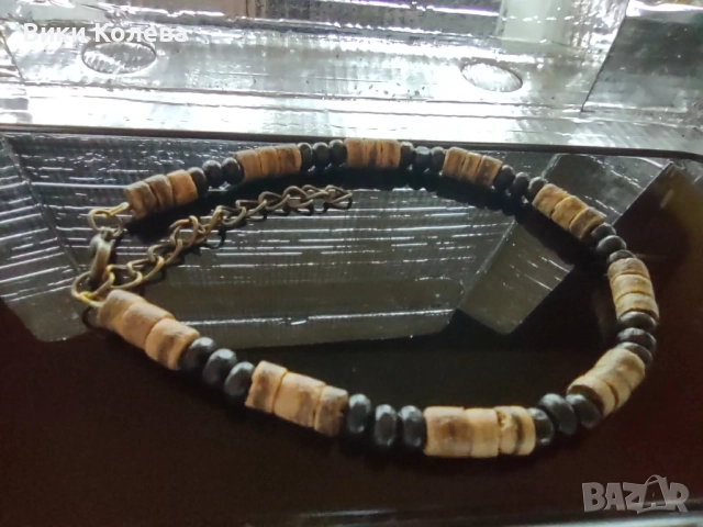 Гривна от кокосова черупка и хематит, снимка 2 - Гривни - 52746434