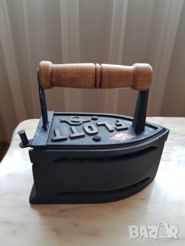 Рядък модел ютия на жар, снимка 2 - Антикварни и старинни предмети - 35977273