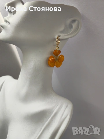 Мини обечки с естествен цвят на мини градинска теменужка. 