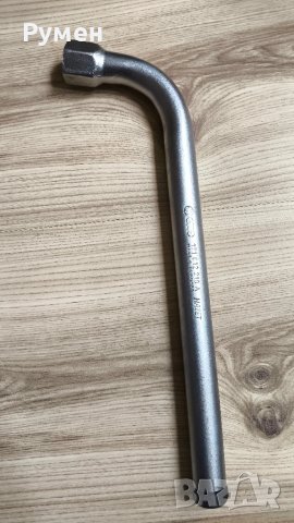 Ключове за болтове за захващане на джанти и тресчотачен ключ за крик, снимка 8 - Други инструменти - 50494162