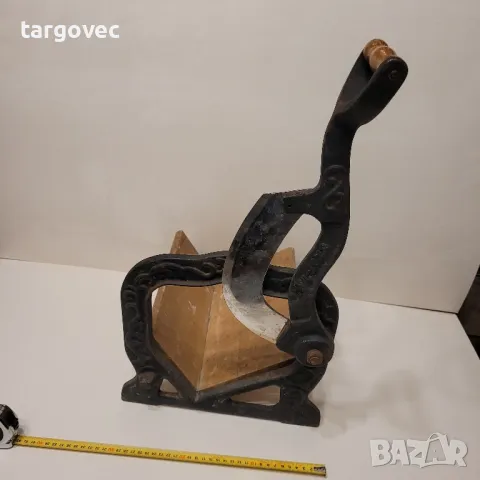 старинна масивна машина за рязане на хляб чугунена, снимка 3 - Антикварни и старинни предмети - 47824118