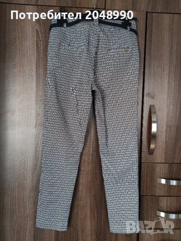 Нов модерен панталон с етикет , размер S, цвят много тъмно син и бяло, снимка 2 - Панталони - 41568043