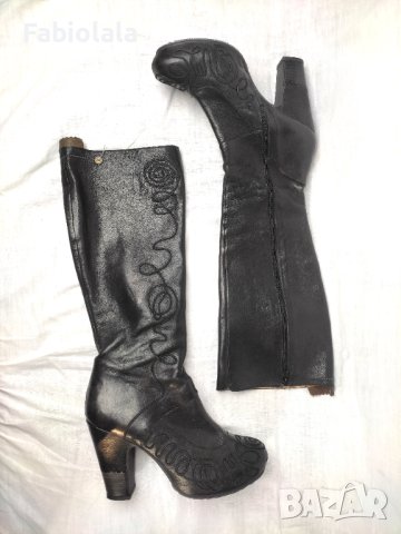 Gold Button boots 38