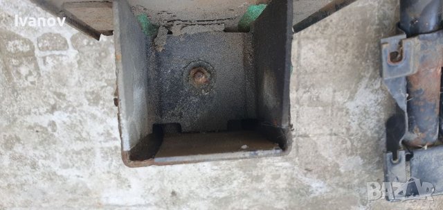 Буфери за предна броня бмв е34 51118126601 ляв десен буфер bmw e 34 51118138528, снимка 5 - Части - 41626235