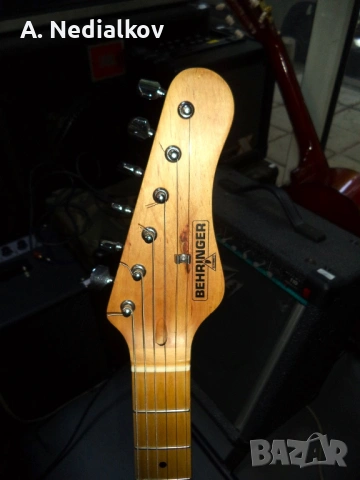 Behringer stratocaster guitar, снимка 2 - Китари - 53160193