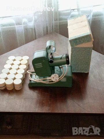 Уред за прожектиране на филмчета