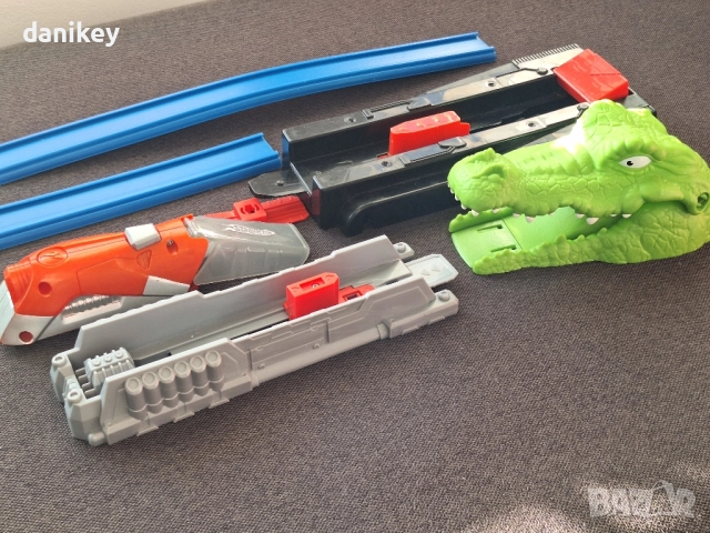 Огромна колекция от колички + бонус 3 изтрелвачки, снимка 16 - Коли, камиони, мотори, писти - 52621905