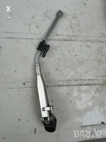 ВАЗ ЛАДА 2105 2107 ДЯСНО РАМО ЧИСТАЧКА НА ФАРА НОВА СССР 14.3756700