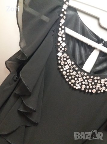 Черна къса шифонена рокля  с рокля къдрички  и сребристи камъчета около деколтето, снимка 3 - Рокли - 41378377