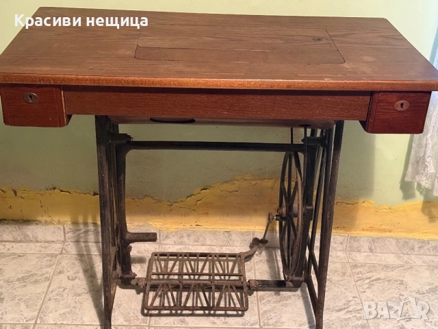 Стара шевна машина, снимка 2 - Антикварни и старинни предмети - 53059670