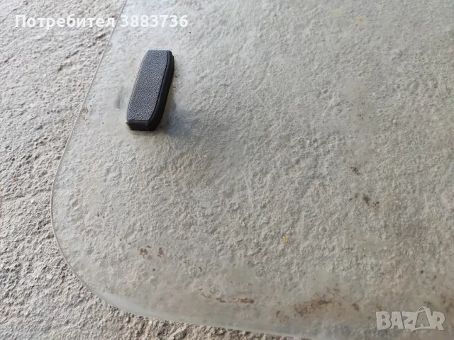 Странични стъкла за  бус Нисан,ретро, снимка 2 - Части - 47705318