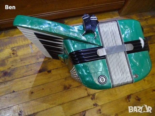 Акордеон, снимка 5 - Акордеони - 53250057