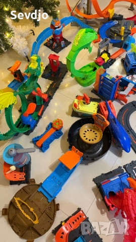 Hot WHeels град за игра, снимка 8 - Коли, камиони, мотори, писти - 52956188