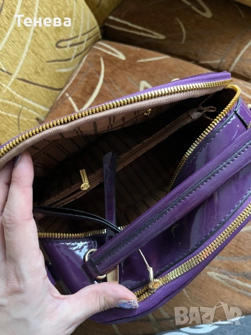 Лилава лачена дамска чанта , снимка 2 - Чанти - 53402288