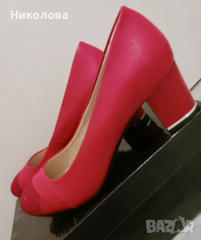 Продавам нови обувки, номер 40, но отговарят на 39