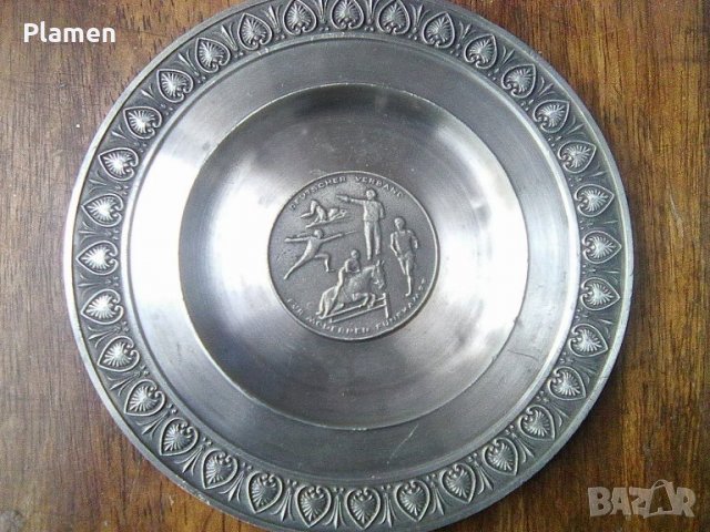 Калаена германска чиния за стена с различни видове спортове, снимка 1