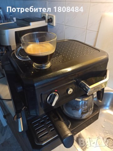 Кафемашина Делонги за еспресо и за шварц кафе, с ръкохватка с крема диск, кана, работи отлично , снимка 3 - Кафемашини - 40466773