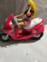 Барби кукла на мотор  пластмасова играчка фигурка за игра и торта, снимка 1 - Фигурки - 36129066