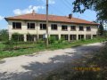Бивше училище с общежитие в с. Къкрина (на 250 метра от Къкринско ханче), снимка 1 - Други - 41515697