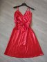 Червена сатенена рокля , снимка 4