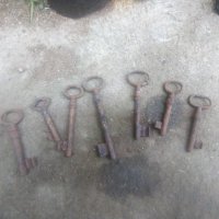 Стари ключове , снимка 1 - Антикварни и старинни предмети - 39477554