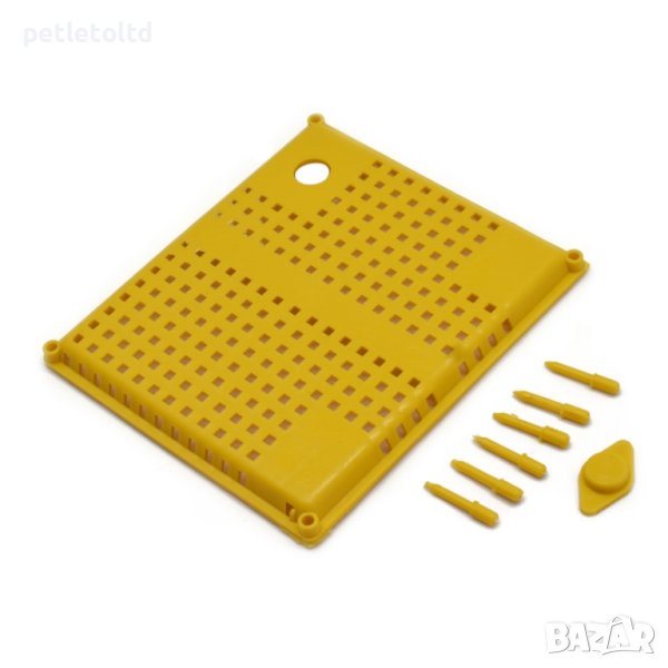 Изолаторна клетка за пчелна майка с 1 бр. пластмасова тапа и 6 бр. пластмасови пирони, снимка 1