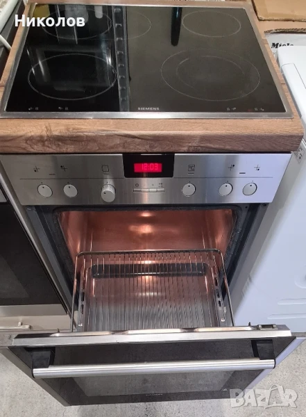 Фурна с котлони за вграждане и пиролиза Siemens , снимка 1
