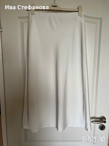 Нова дълга бяла елегантна сатенена сатен пола тип русалка трапец  , снимка 1