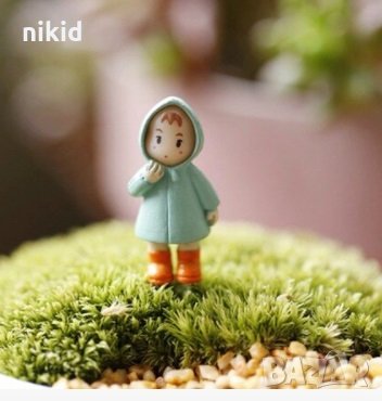 малко момиченце с яке миниатюрна фигурка пластмасова играчка украса декор за торта и др., снимка 1