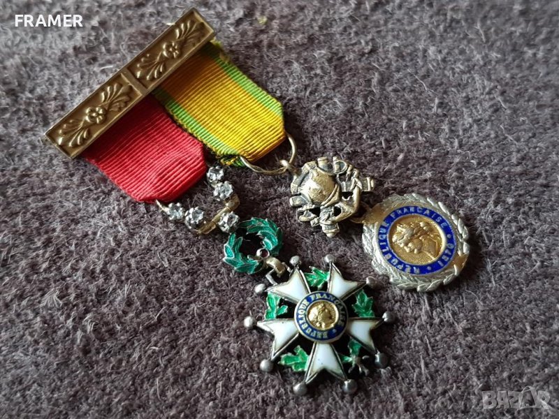 Златна 18 карата МИНИАТУРА с ДИАМАНТИ ордени Легиона и военен 1870 злато, снимка 1