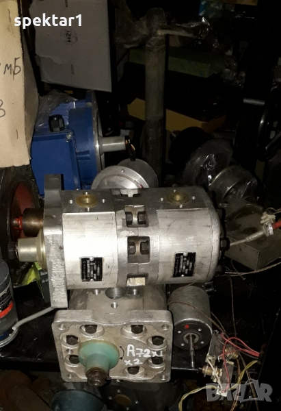 Двойна хидравлична помпа а 72 X, снимка 1