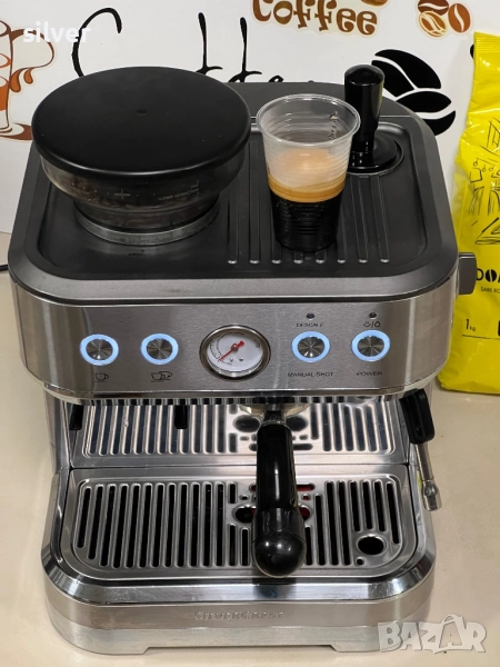 Кафемашина кафе автомат с вградена мелачка, снимка 1