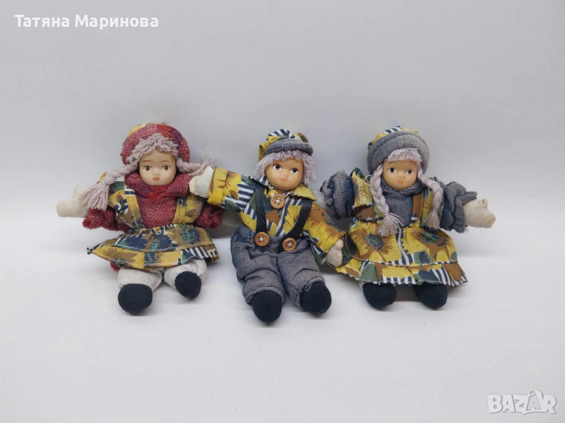 Три малки колекционерски кукли с керамични лица, снимка 1