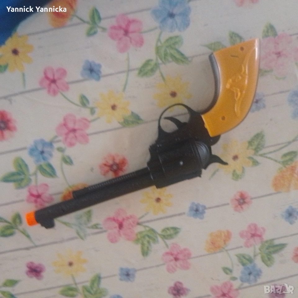 продавам детски пистолет , снимка 1