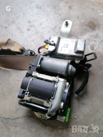 Преден Ляв предпазен Колан Мерцедес W 204 , снимка 12 - Части - 44795338