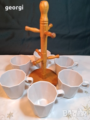дървена стойка със шест порцеланови чаши за чай 28/5, снимка 4 - Чаши - 51965384