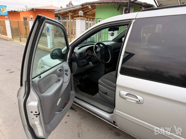 Chrysler Voyager, снимка 4 - Автомобили и джипове - 53215855