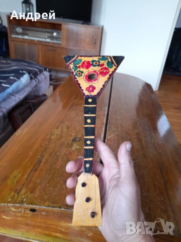 Стара дървена китара сувенир, снимка 3 - Други ценни предмети - 53237578
