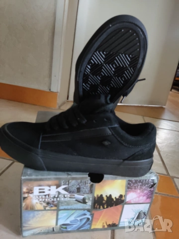 Спортни обувки DKNY Ramona-носени и BK сникърси-нови, снимка 4 - Маратонки - 53065350