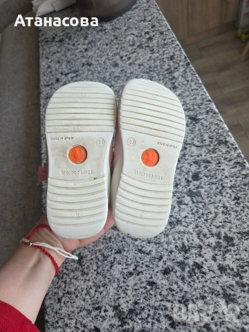 Пантофки за момиче Biomechanics, снимка 5 - Детски маратонки - 53670389