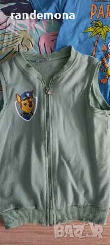 Детски тениски + елек размер 122, снимка 4 - Детски тениски и потници - 41626326