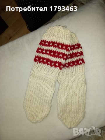 Ръчно плетени детски чораи от вълна, снимка 1 - Чорапи - 38655810