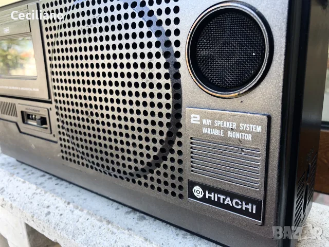 Радиокасетофон Hitachi TRK-5320E-работещ много добре!, снимка 3 - Радиокасетофони, транзистори - 55807786