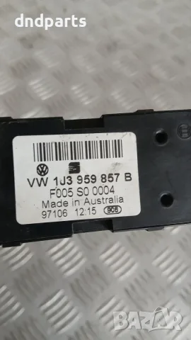 Панел бутони VW Golf 4 2000 1J3959857B Volkswagen Golf IV (1998-2004), снимка 3 - Части - 56229425