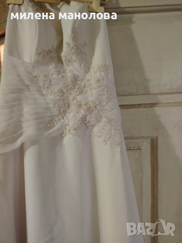 Продавам сватбената си рокля. Малък размер е. Искам да я махна от гардероба. Само стои и се мачка.. , снимка 1