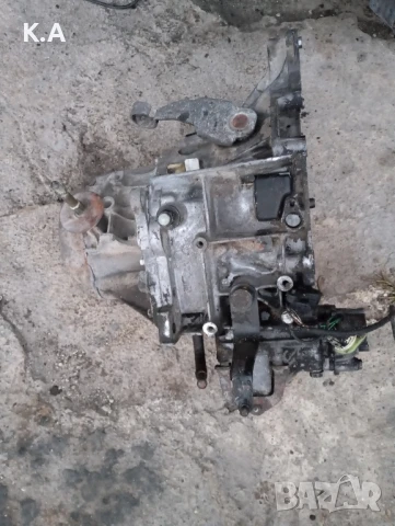 Скоростна кутия Peugeot Partner 1.9d, снимка 4 - Части - 51321206