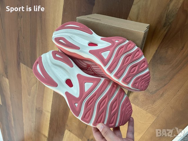Дамски обувки за бягане Mizuno Wave Sky 6, 38 EU, снимка 7 - Маратонки - 41961286